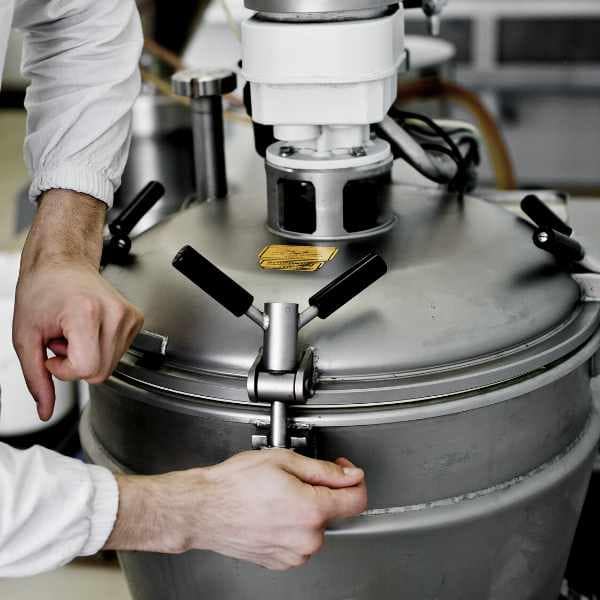 Reactor with dissolver, reactor pictures. reactor stainless steel, reactor stainless steel, dushka stainless factory
Реактор з дисольвером, зображення реактора. реактор нержавійка, реактор нержавійка, душка нержавійка заводська